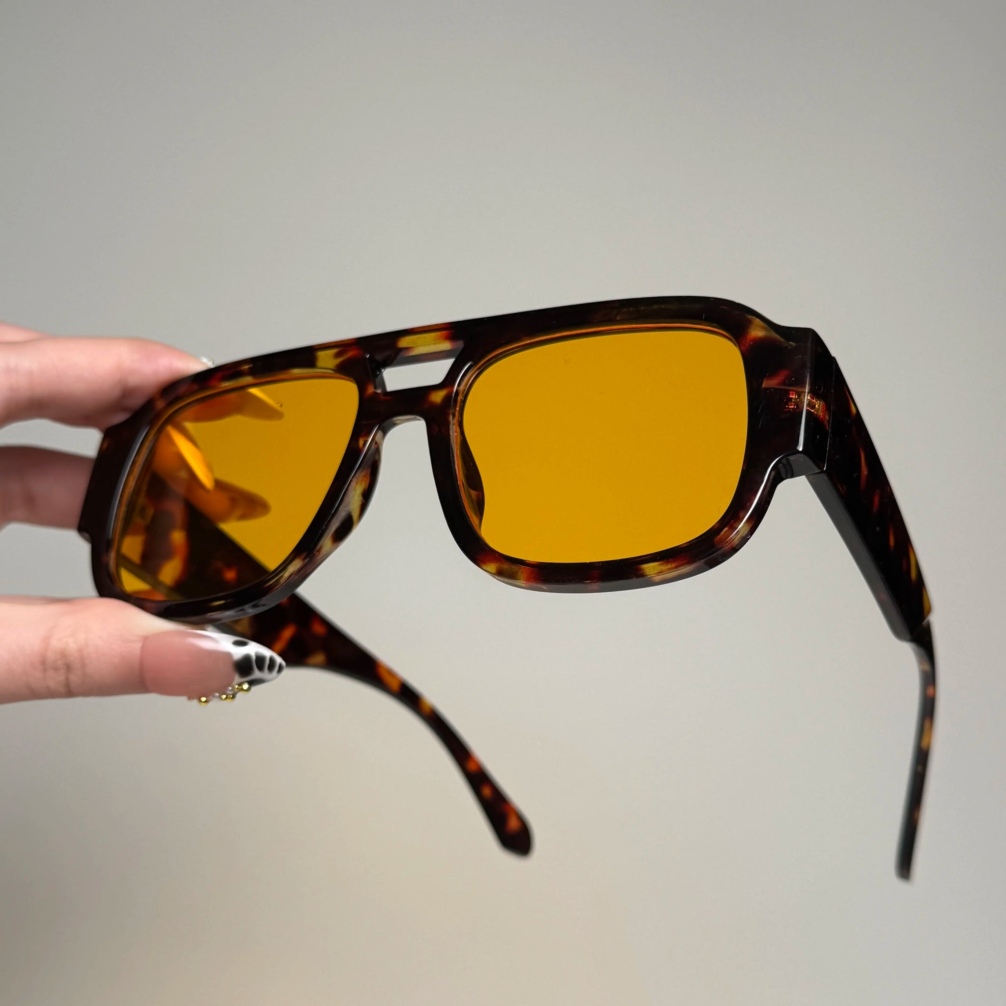 Effortlessly Stylish – The Aviator Sunglasses Made for Every Look