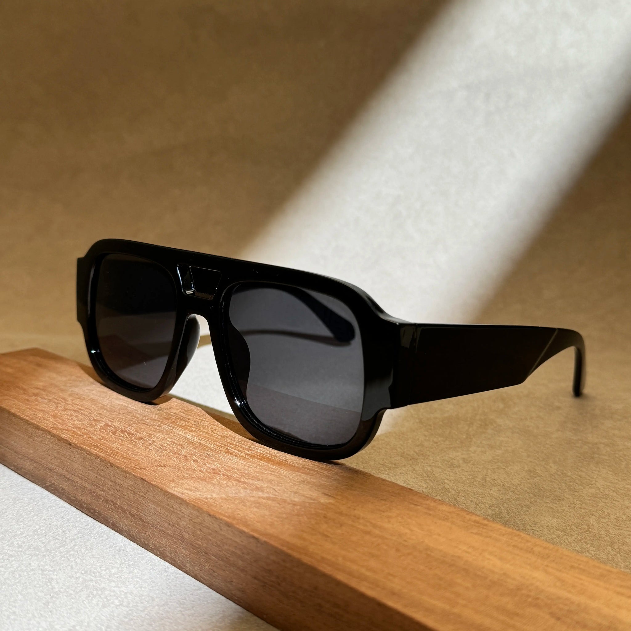 Effortlessly Stylish – The Aviator Sunglasses Made for Every Look